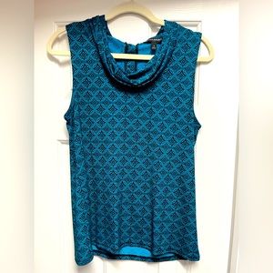 Banana Republic sleeveless, swoops neck dress top.